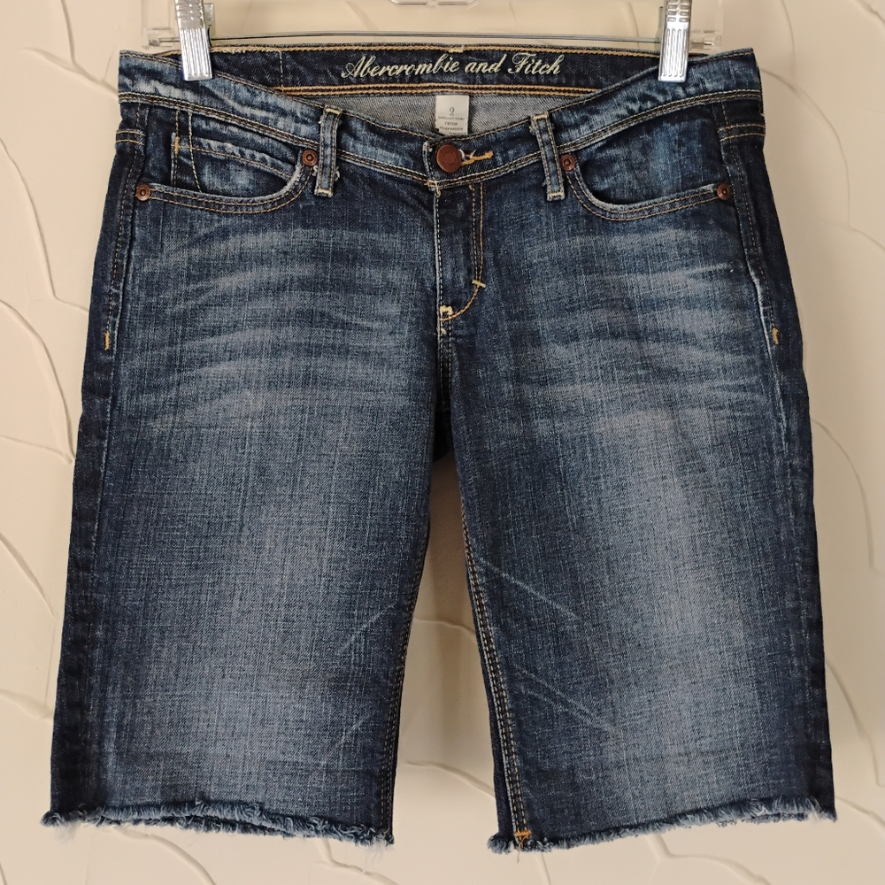 Women's Abercrombie & Fitch Cut Off Low Rise Jean Shorts Raw Hem Medium Wash